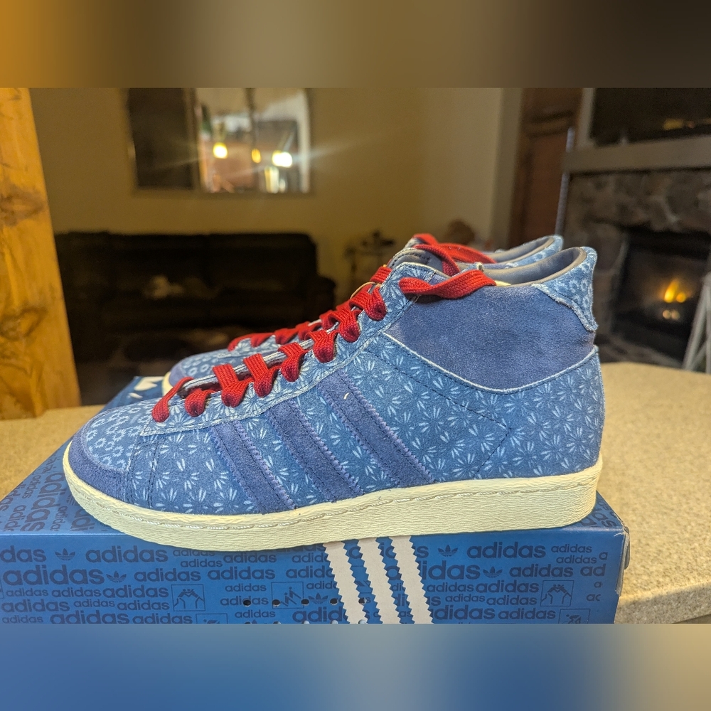 Adidas JABAR hi Blue Patterned Mid-Top Sneakers with Red Laces